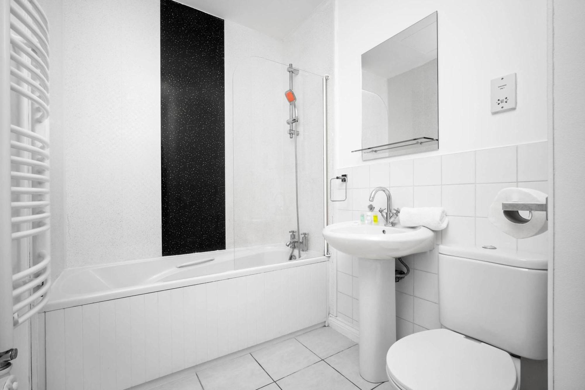 Luxury Two Bedroom Apartment - City Ceentre - Balcony - Jq - Netflix & Wifi - 11B Birmingham Bagian luar foto